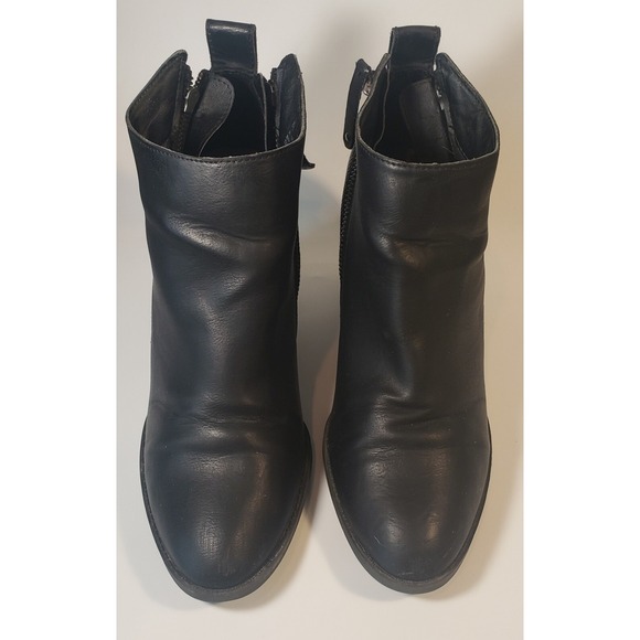 AP Women's Sz 8.5 Black Faux Leather Block Heel Side Zipper Ankle Bootie Boots - Picture 3 of 12